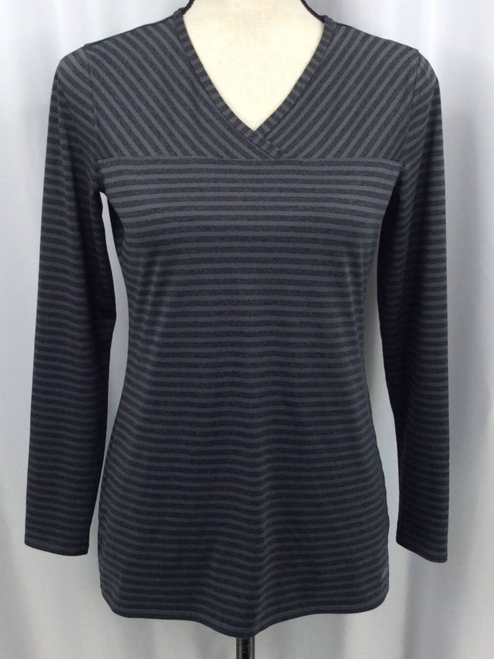 Eddie Bauer Travex Long Sleeve V-Neck Top Women's Size Small‎ Black Gray Striped